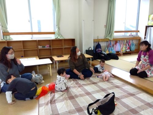 「くれよんサロン」